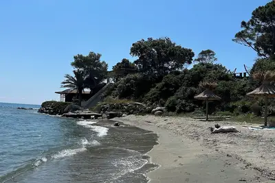 Image de Villa de charme, piscine, salle de fitness, Ă 5 minutes de la mer, des paillotes
