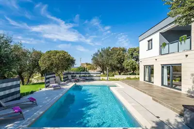 Image de Belle maison de vacances privée avec Wifi, climatisation, piscine privée, Tv et terrasse