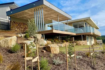 Image de On Top of the World - Incredible Bay views with massive outdoor undercover deck