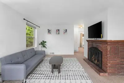 Image de Greenwood's Lavender Haze | Walk Score 81