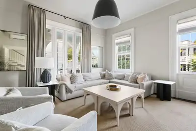 Image de Thomas Waring House | Sleeps 23 | Multi-Unit Rental