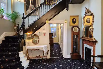 Image de The Gothic Mansion hosting large family reunions, weddings & corporate events.