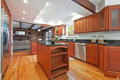 Image de best Location 4bdr 3bath, 1GbWi-Fi, Not a basement 30+Day rental