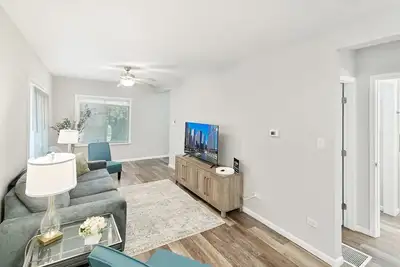 Image de Charming Family home near Great Lakes Naval Base!