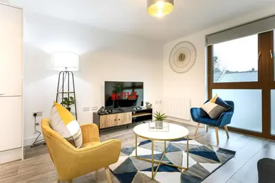 Image de Cosy 2-Bed Apt w/Parking, nr Harry Potter & London