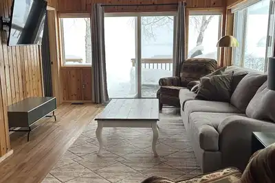 Image de Charming 3-Bedroom Cabin with Lake Superior Bay Views and Direct Water Access!