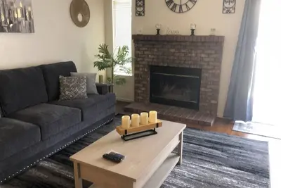 Image de Oasis Charming 3-bedroom house in pleasant Bakersfield with WiFi, Ac