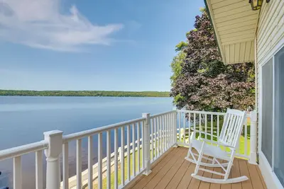 Image de Spacious 5-bedroom waterfront house in lovely Sidney with WiFi, Ac