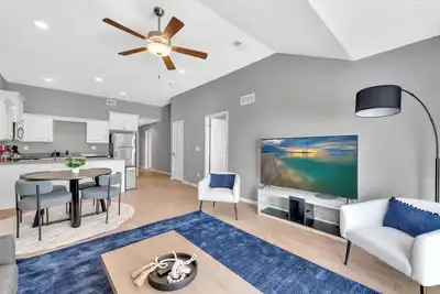 Image de Charming 3bd, 2ba single-level Th w/ garage, Ada