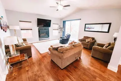 Image de Large Pet Friendly Home near the Broadmoor\n\n