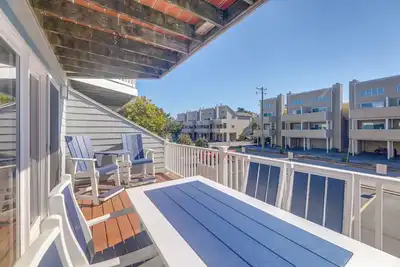 Image de Steps to Ocean: Colorful Abode in Fenwick Island
