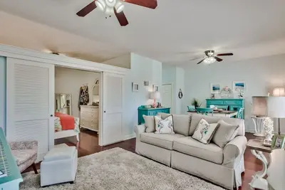 Image de Spacious 1-bedroom condo in Seacrest, near Rosemary and Alys