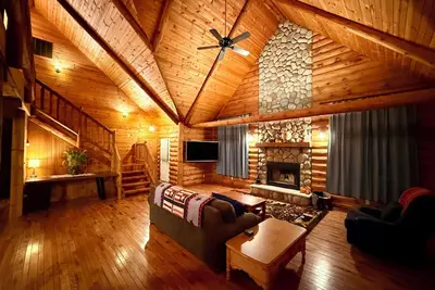 Image de Serene Log Cabin Forest Retreat