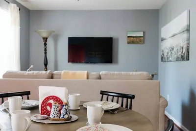 Image de Richmond Revival - 2 bedroom, Close to Downtown Richmond / Airport