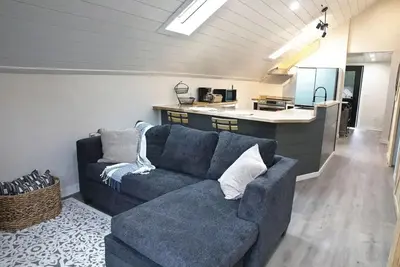 Image de Modern Duplex Retreat in the Heart of Appleton