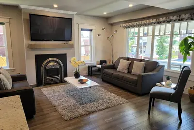 Image de Modern & Cozy House – Located Near Falls, Parks, Wineries, and Casinos\n