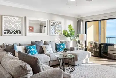 Image de Island Paradise is a 2-bedroom gulf front condo on Okaloosa Island, Fl
