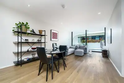 Image de New to Vrbo: Elegant Apartment in Kingston Foreshore