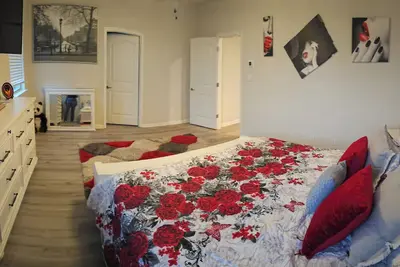 Image de Huge 4-bedroom retreat w\/Free WiFi, in serene Slidell with Lake in backyard