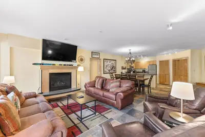 Image de Walk to Ski Lifts in River Run Village, 6 Free Lift Tickets Included!
