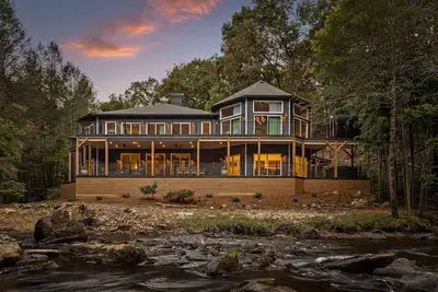 Driftwood Rapids Villa - Modern Waterfront 6 Br Oasis with Private Pool