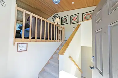 Image de Beautifuly updated 3 bd 2. 5 bath townhome, pet friendly with Rec Passes, A/C, Hot Tub, Bikes