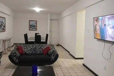 Image de 2 streets from the sea, excellent location, with 270m² and cozy