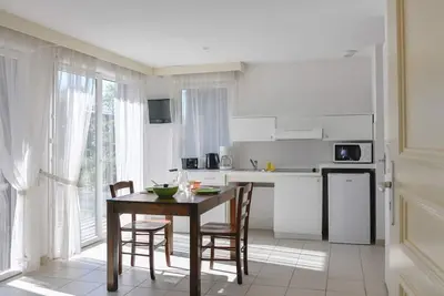 Image de Charmant T2 Pmr avec terrasse | Piscine extérieure