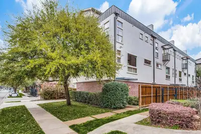 Image de Gorgeous 2-bedroom Condo in the Heart of Oaklawn near Downtown Dallas