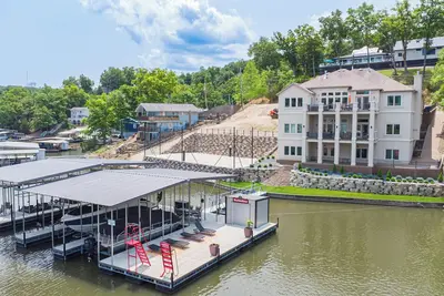 Image de Luxury Lakefront Dream Home w/ Boat Dock! Entertain in Style!
