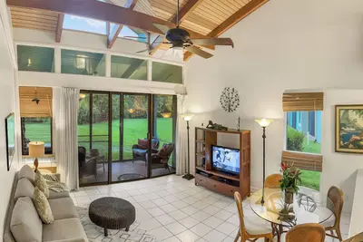 Image de 10% off Spring Special - Spacious 2 Bdrm, 2 Bath + Loft w/2 more beds