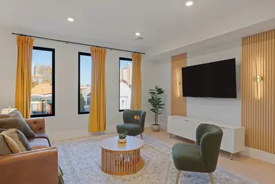 Image de 3br/3ba Lux Penthouse+Roofdeck! Quick Path Access to Nyc