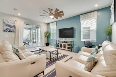 Image de 14 Mi to Wdw: Family-Friendly Home w/ Movie Room!