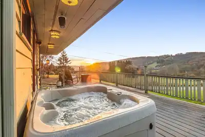 Image de The Eagles Nest – Couples Escape