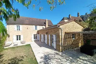 Image de Maison typique avec piscine proche de Sarlat