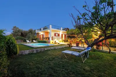 Image de Lily's Cottage, secluded, Sea View Villa with private pool and amazing Garden
