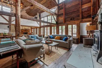 Image de Vogue ft Woodstock Barn
