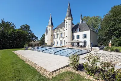 Image de Chateau rental in Burgundy with 10 bedrooms in France