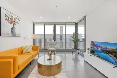 Image de Luxurious 4-Bedroom Apartment\n\n