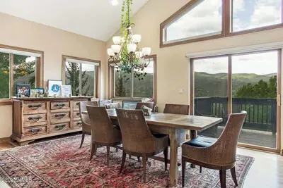 Image de 6 bd 6 Bath, 5k sq ft Ski Home, Close to Vail & Bc