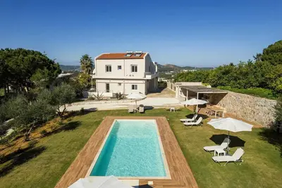 Image de Villa Adam: Tranquility and Luxury with a Poolside View