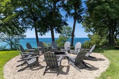 Image de Lakefront Home with 375 Feet Of Private Beach!