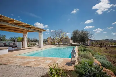 Image de Td Trulli Perla Bianca Trulli w/ Pool & Vineyards
