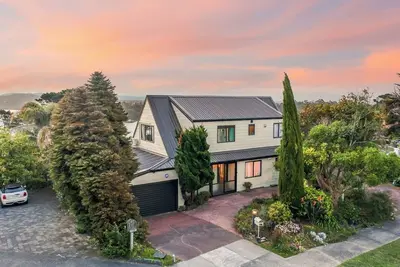 Image de Family Sunset Retreat with Sea Views