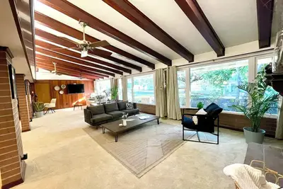 Image de Beautiful 4/3 Home + Pool & Hot Tub