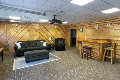 Image de \"Bert Cave\" - Lake Side Cabin Ackerman Acres Resort