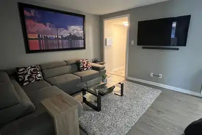 Image de Downtown-Byward Market Modern Apt +1 Free Parking