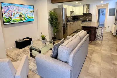 Image de Downtown-Byward Market Stylish Apt +1 Free Parking