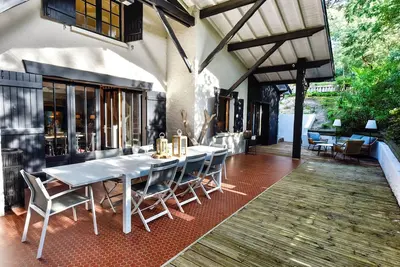 Image de Wonderfully newly renovated Landaiser house with heated pool