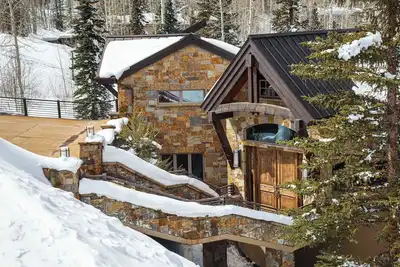 Image de Ski-In/Ski-Out Luxury with Stunning Rooftop Views